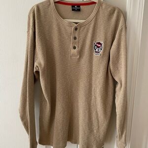 Men’s Long Sleeved Waffle Knit Henley T-Shirt NC State Wolfpack Logo Colosseum